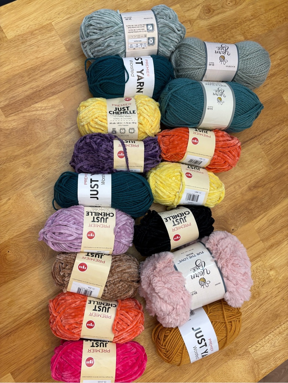 Premier Yarn and Yarn Bee Lot 16 Skeins of Yarn - Smoke Free
